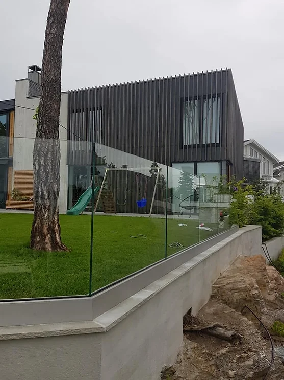 Client Glass 1